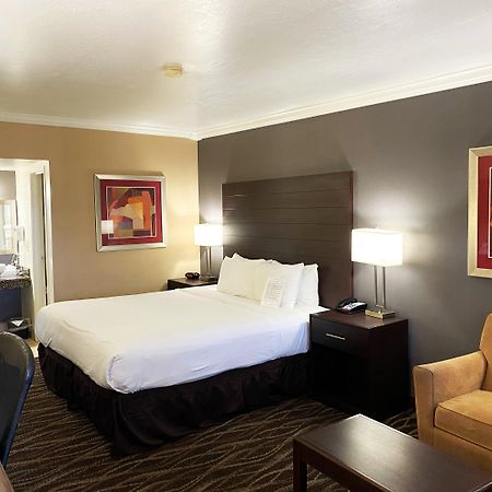 Hotel Tempe/Phoenix Airport Innsuites Hotel & Suites Экстерьер фото