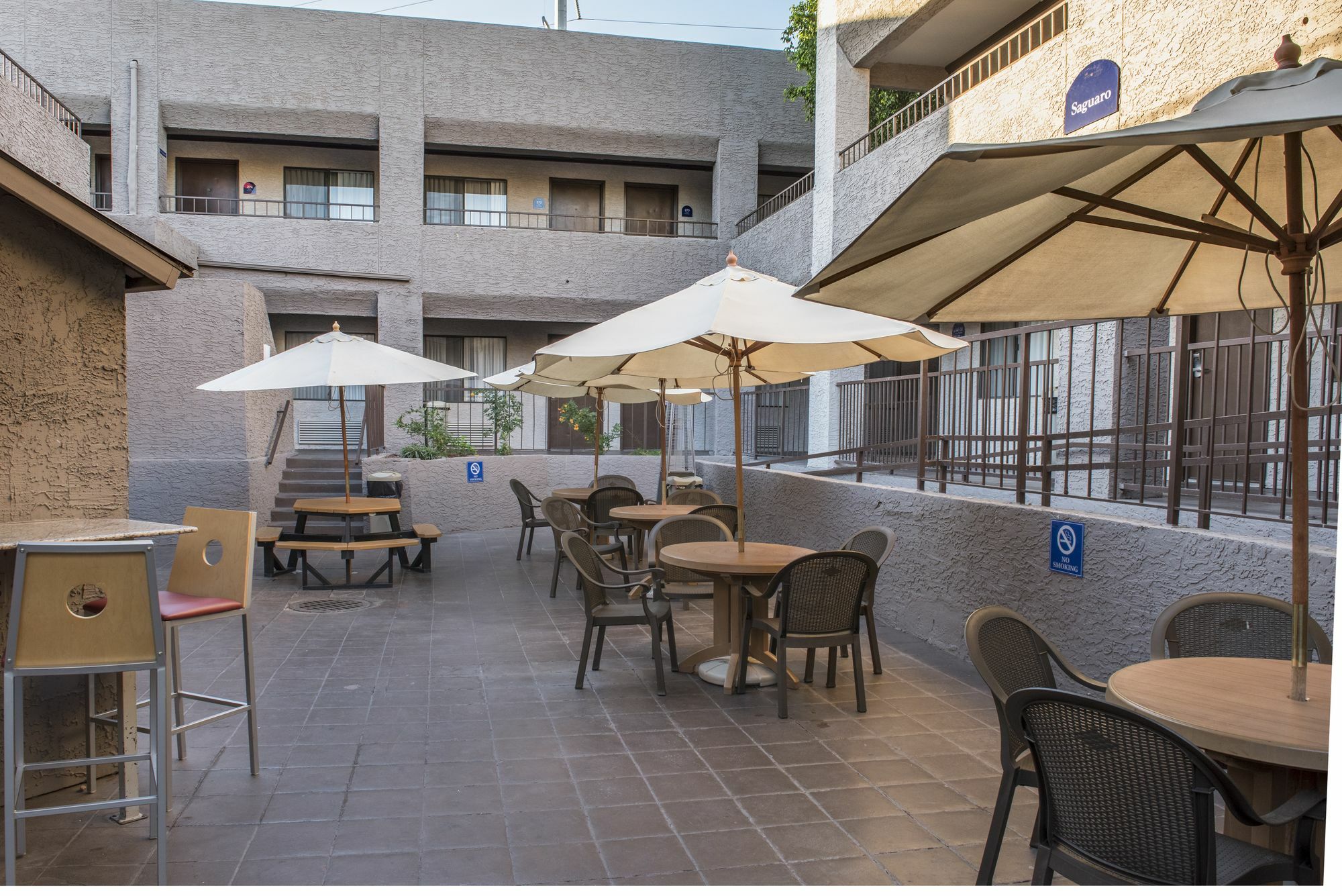 Hotel Tempe/Phoenix Airport Innsuites Hotel & Suites Экстерьер фото